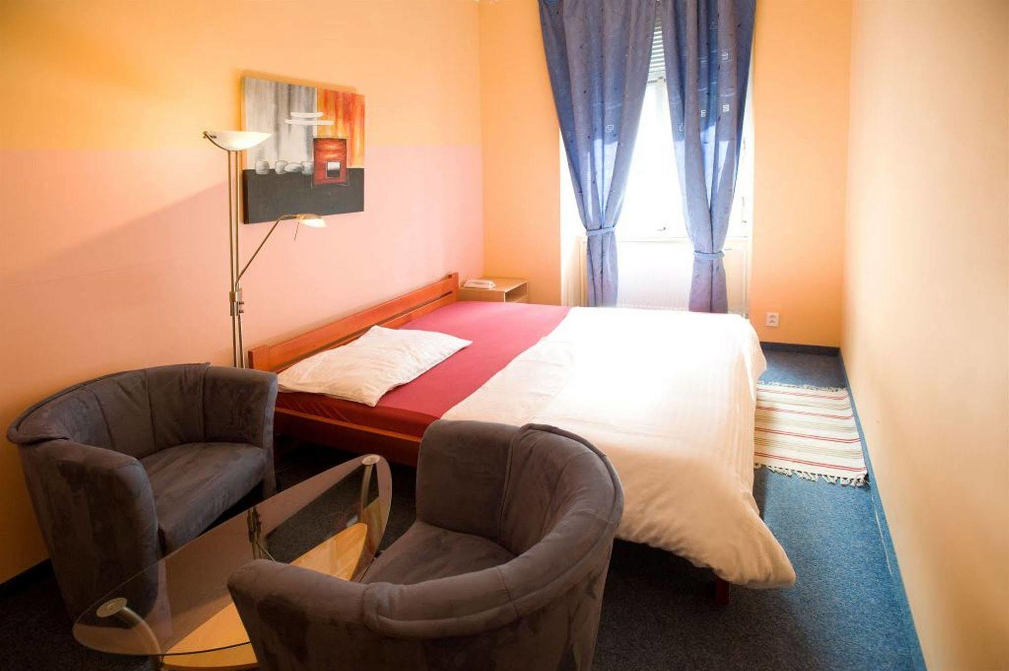 Club Hotel Praha ภายนอก รูปภาพ